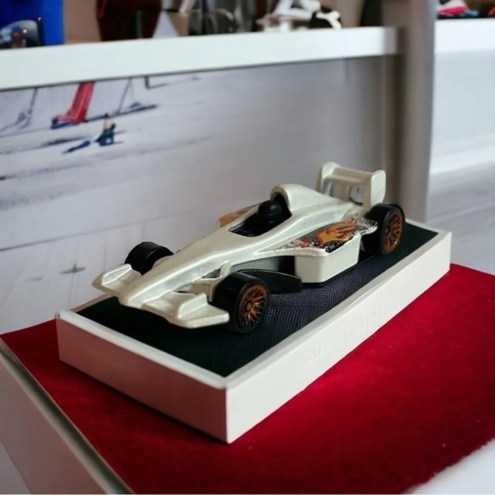 Hot Wheels 1998 Formula 1 F1 Race Car White Mattel Die-Cast 1:64 Collectible VG